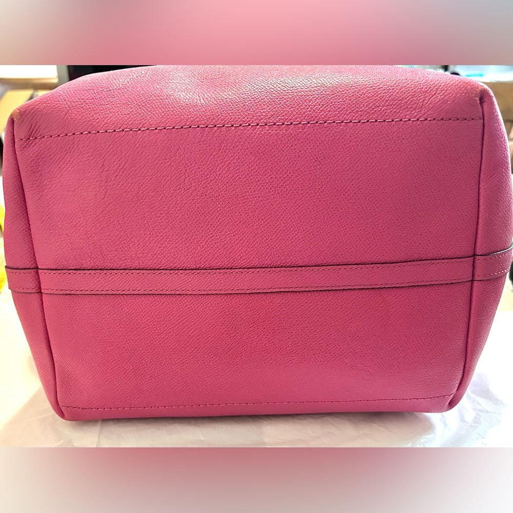Coach Fuchsia pink cross grain Leather
Tote Bag. Model Number: F33915 - Picture 6 of 10